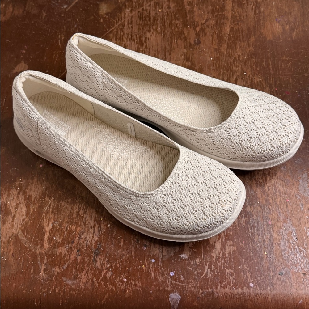 Skechers Breathable Knit Slip-On Flats in Cream